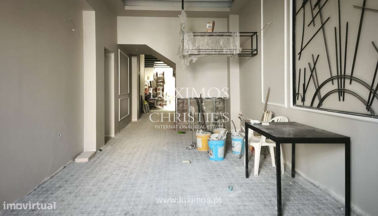 Loja à venda na Praça dos Poveiros na baixa do Porto - Grande imagem: 5/5