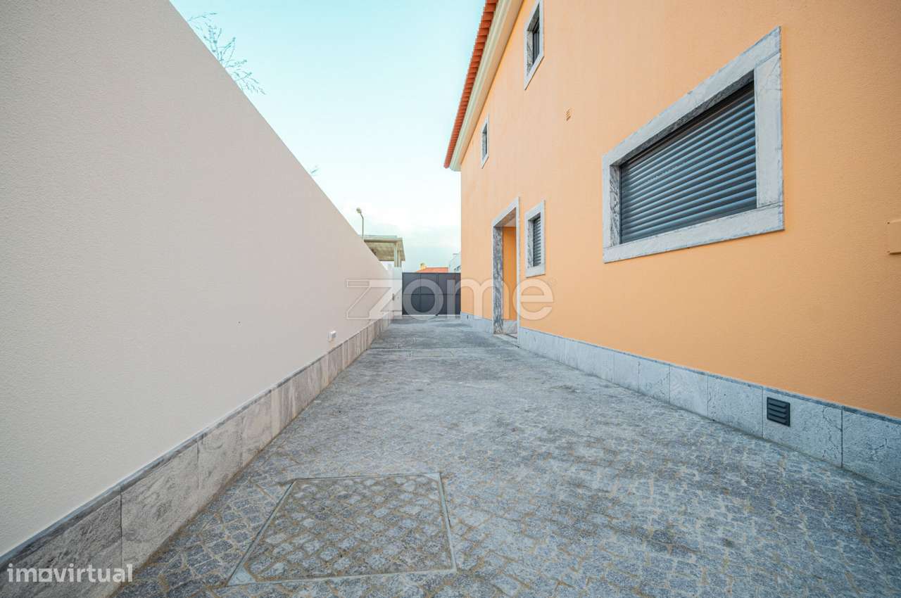 Moradia T3 com 6 assoalhadas, nova, no Alto dos Gaios - Estoril-31