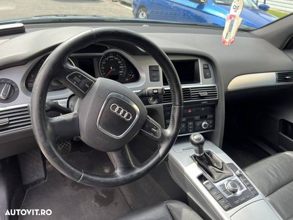 Audi A6 2.0 TDI DPF Avant - 12