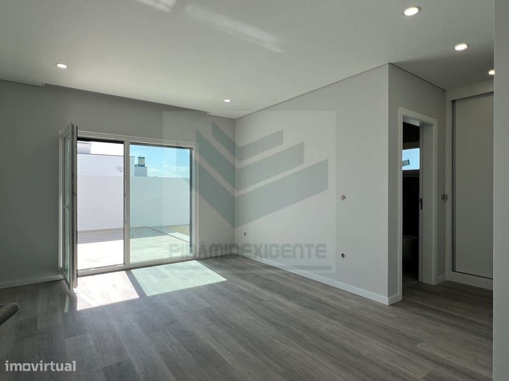 Moradia Isolada, Pronta! Piscina, Lavandaria, 2 min da Moita-15