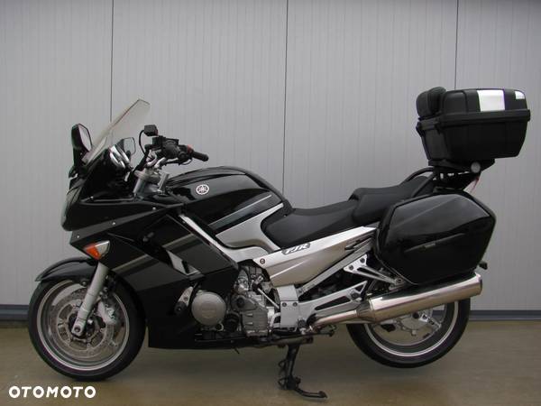 Yamaha FJR - 23