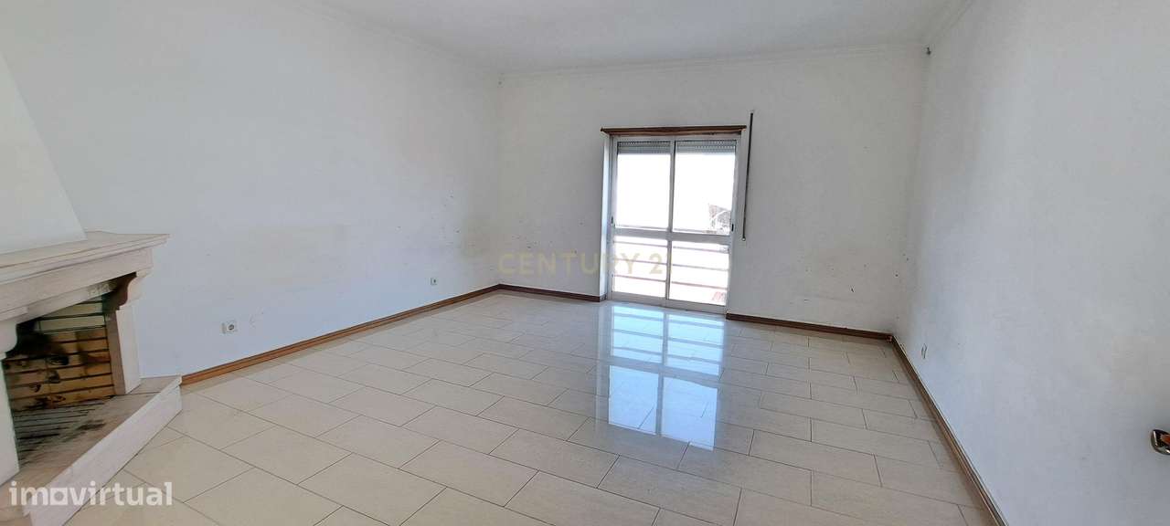 Apartamento T3 com 110m2 , com arrecadação e lugar de estacionamento n - Grande imagem: 2/16