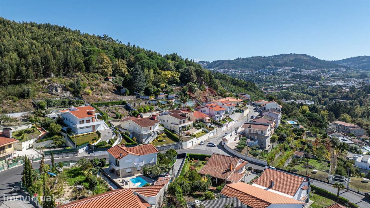 Moradia T5 com Vista Deslumbrante sobre a Cidade de Vizela-38