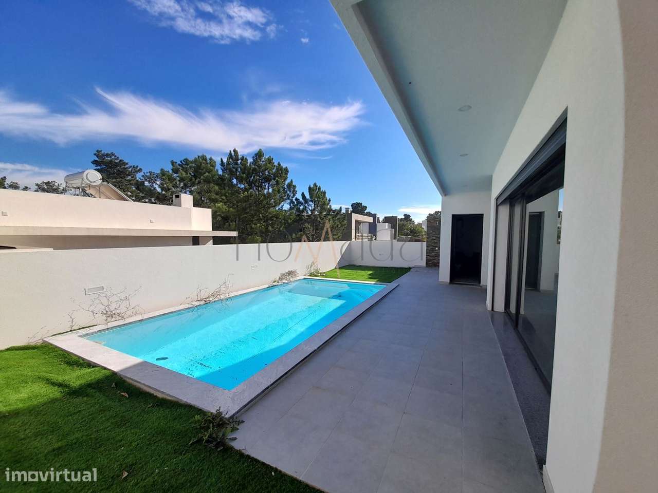 Fantástica moradia localizada no bairro de Valadares, Seixal-12