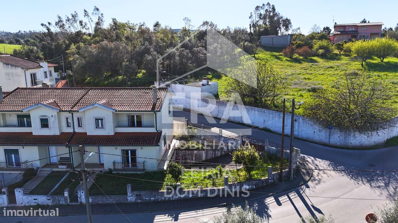 Moradia T4 localizada na zona de Lourais, Leiria-32