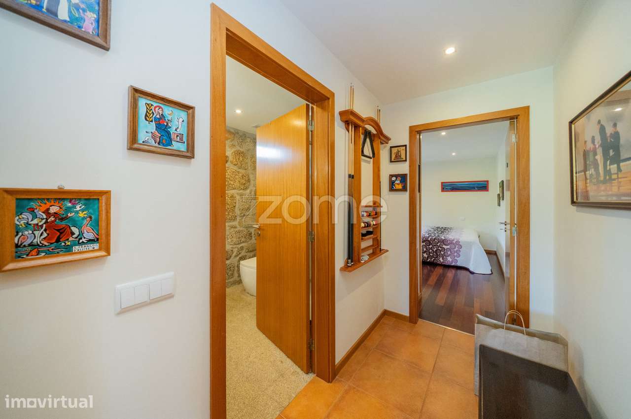Moradia T5 + 1 com Piscina em Espinho, Braga-35