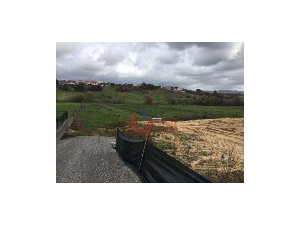 Terreno com 3 parcelas para moradias na Maceira, Leiria - Grande imagem: 4/9