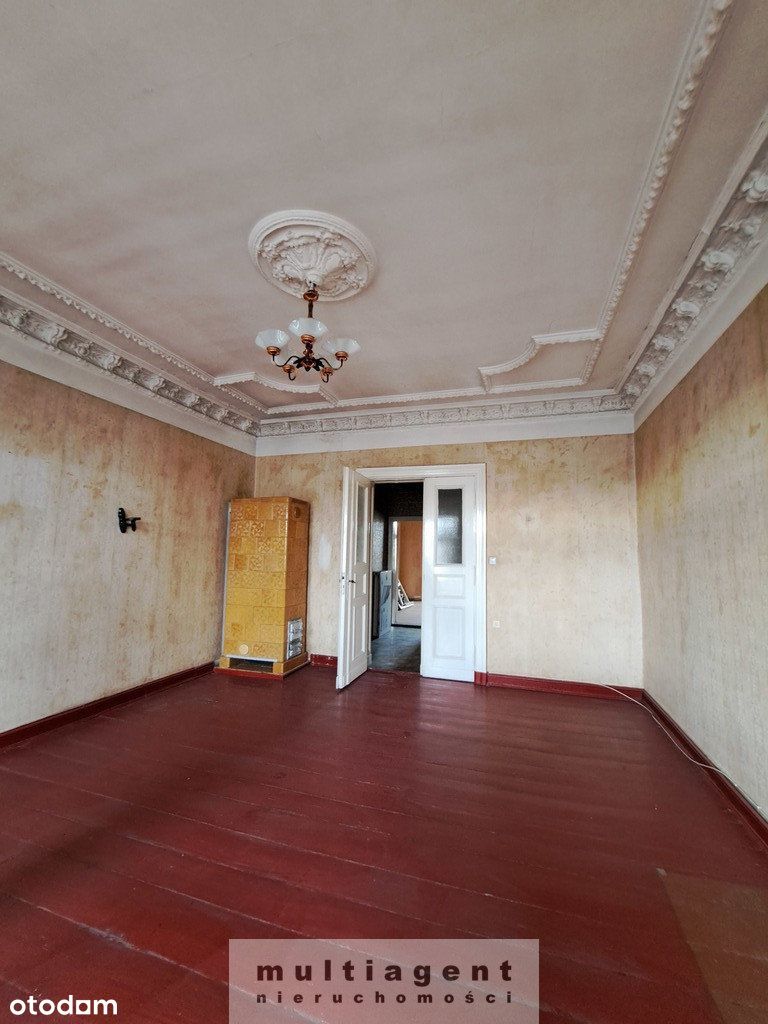 150 m2 pl. Szarych Szeregów do remontu