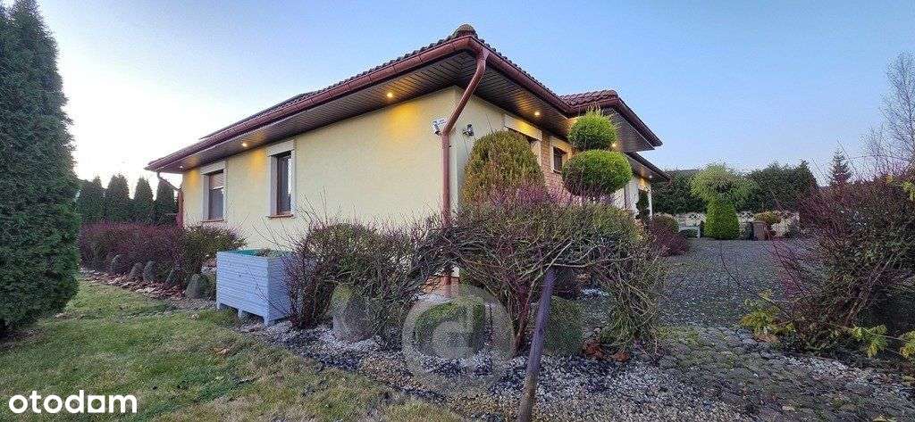 Komfortowy Dom Parterowy Ze Stawem !-4