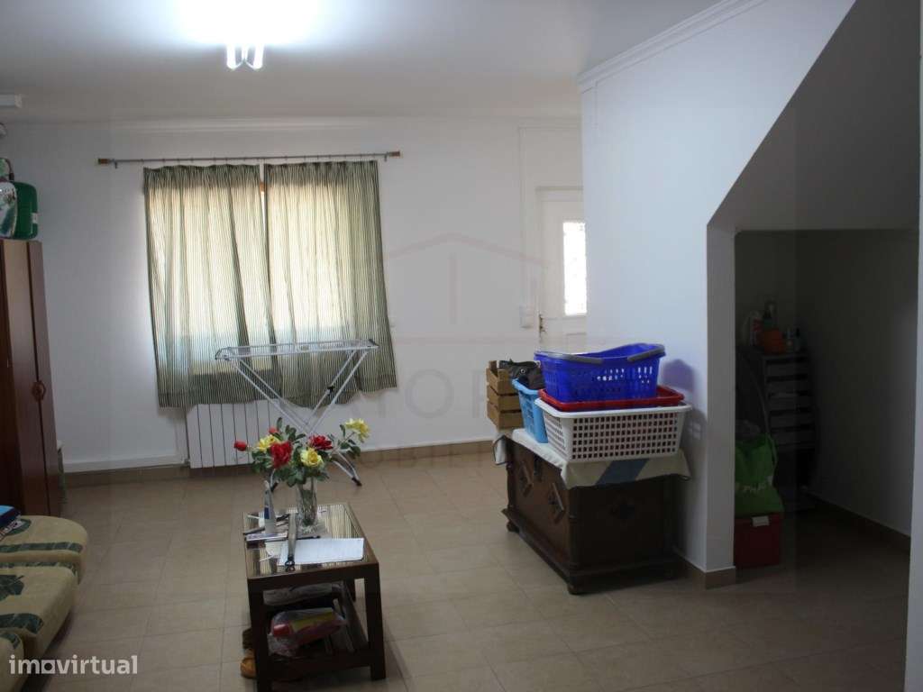 Moradia T5 com grandes áreas em zona muito tranquila de Rio Maior-54