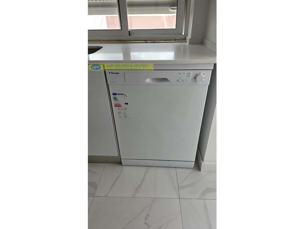 T2 Amadora REMODELADO, 2 frentes, 1 Marquise, 1 Varanda-9