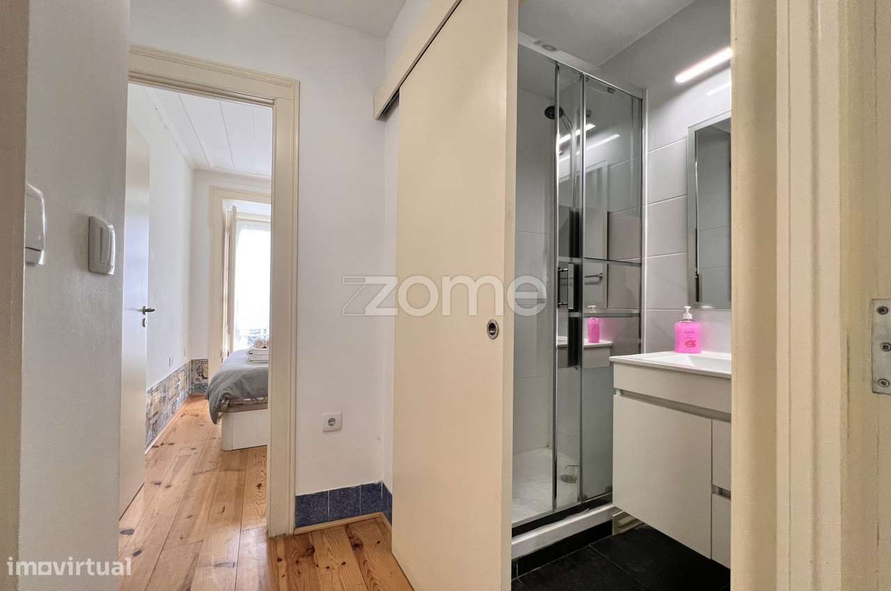 Prédio com 4 apartamentos e uma loja em Santa Catarina - Lisboa-18