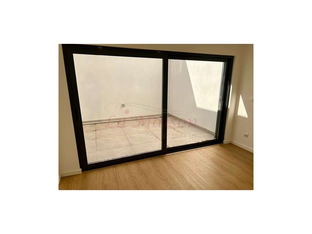 Moradia V5 no centro de Loures-23