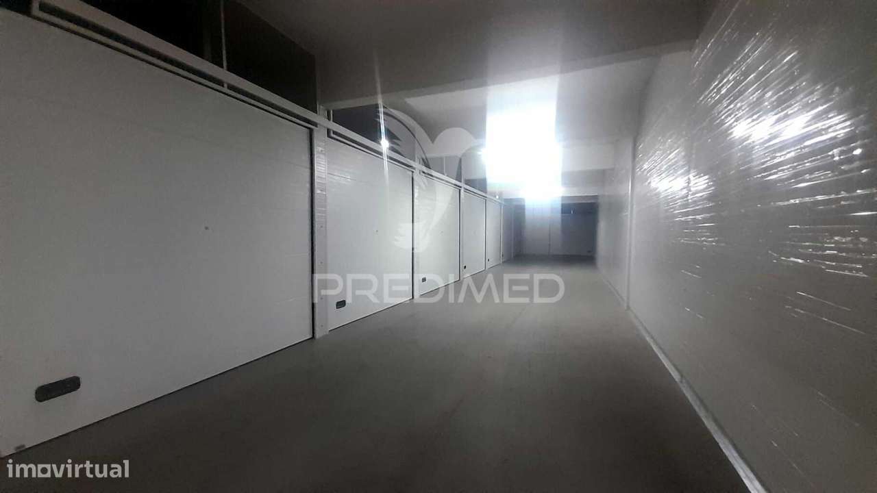 Espaço armazenagem próximo Aeroporto Portela / Sacavém - Grande imagem: 4/8