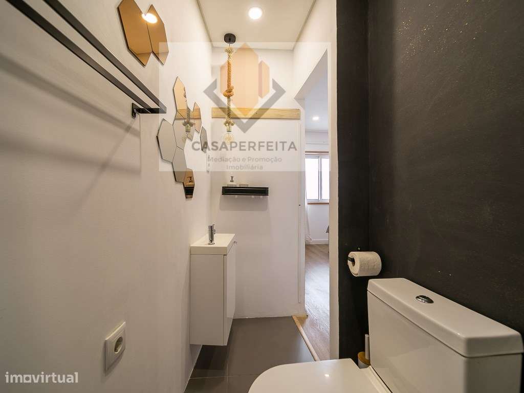 Apartamento T3 Renovado com Varandas, Lugar Garagem e Arrumo - Cent...-32