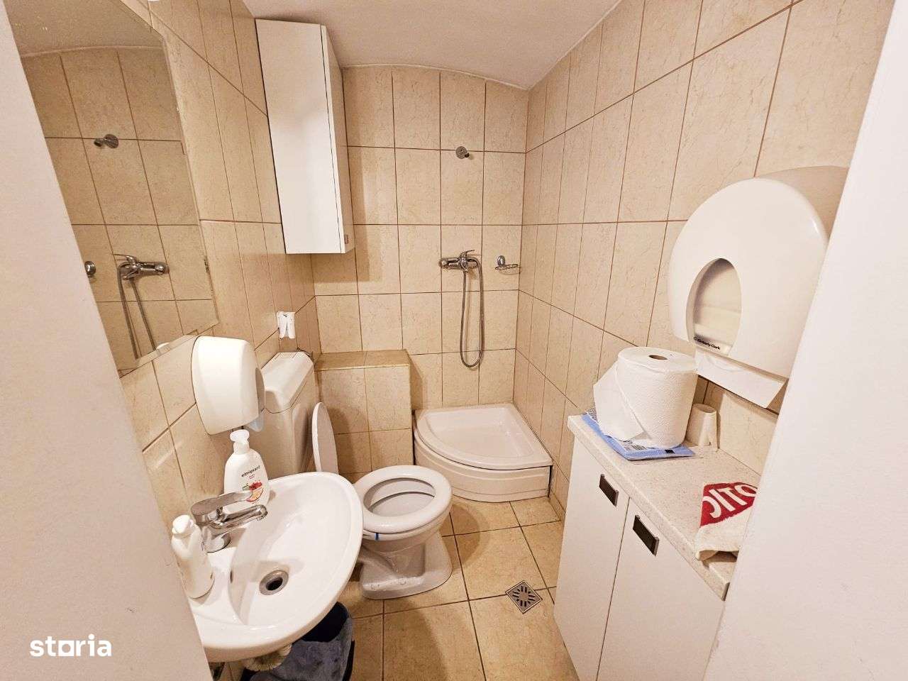 Apartament cu 3 camere , strada Castanilor-6