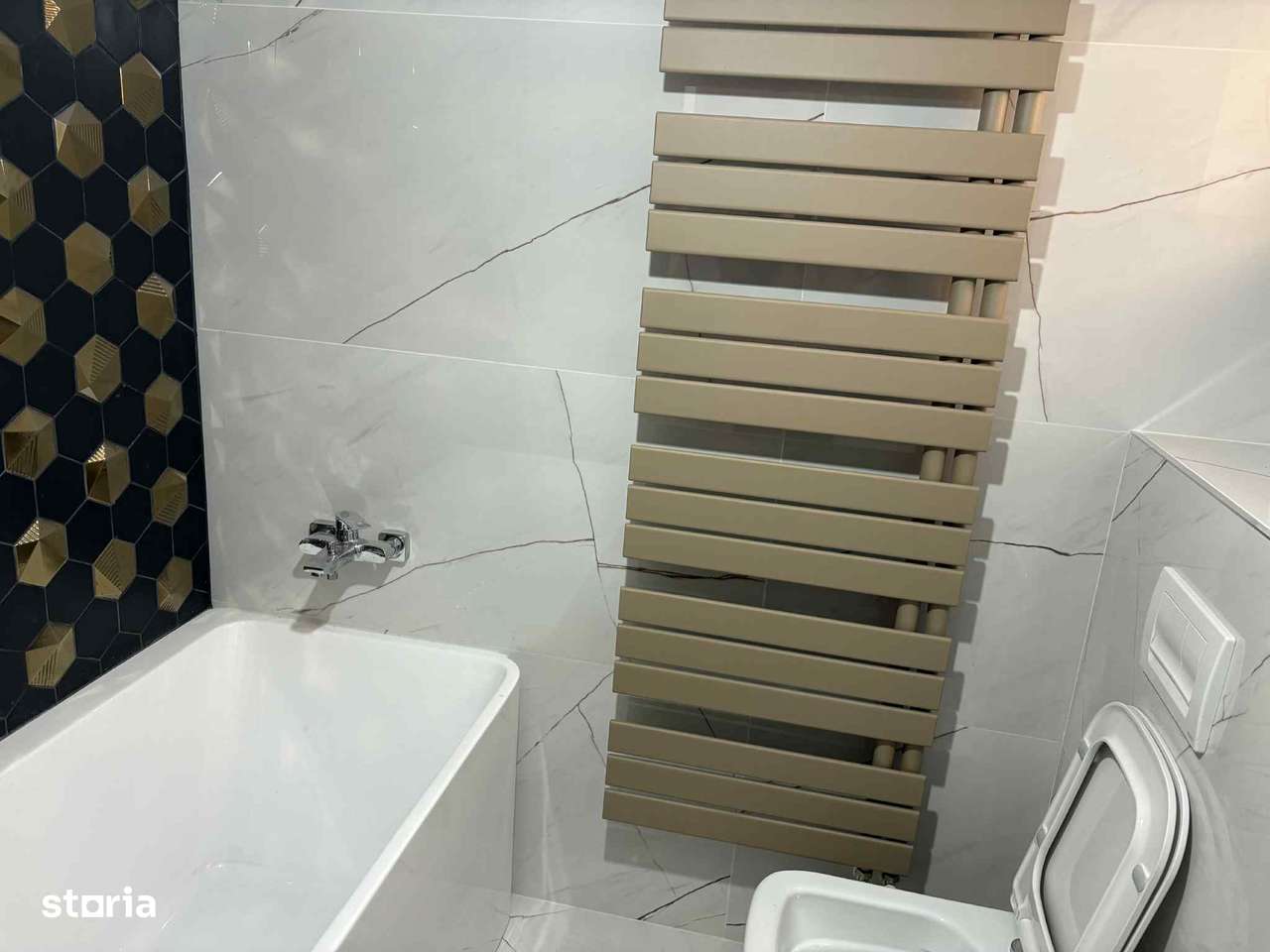 Apartament de 3 camere zona Calea Bucuresti(Liceul de Informatica), - Imagine principală: 4/13