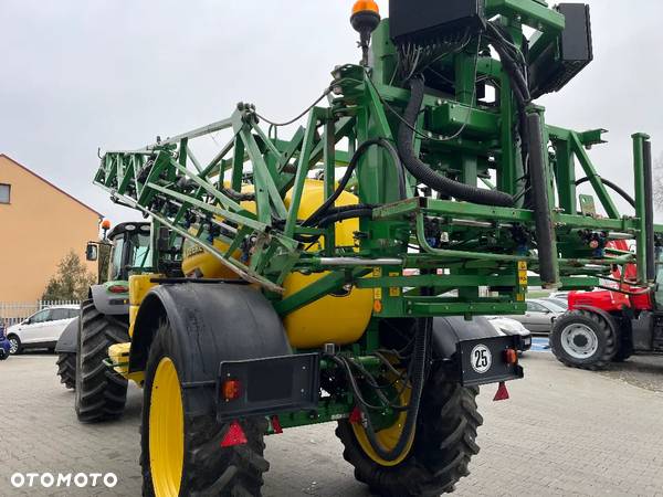 John Deere 832 - 4