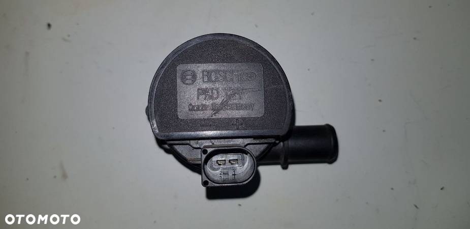 Dodatkowa Pompa obiegu wody 8200285950 oryginał Bosch - 2