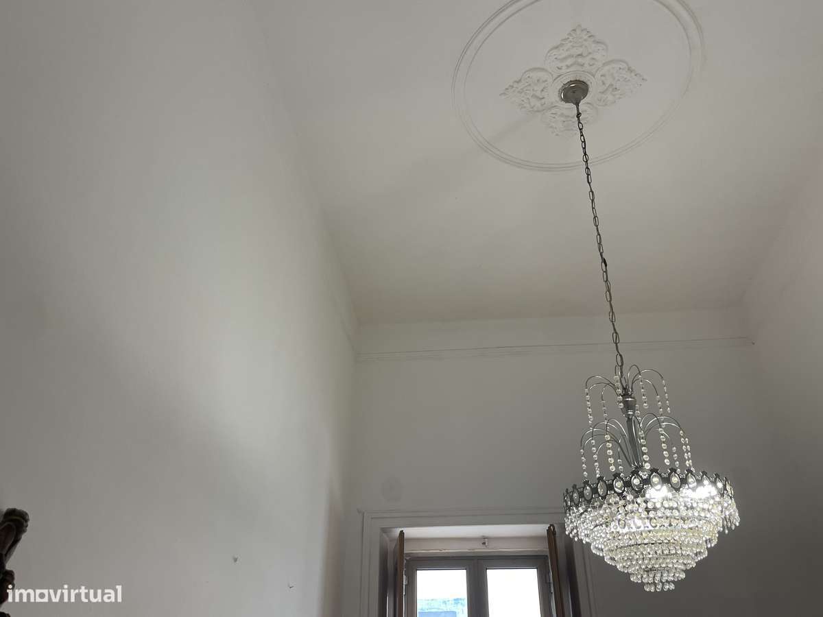 Moradia T4 com quintal-9