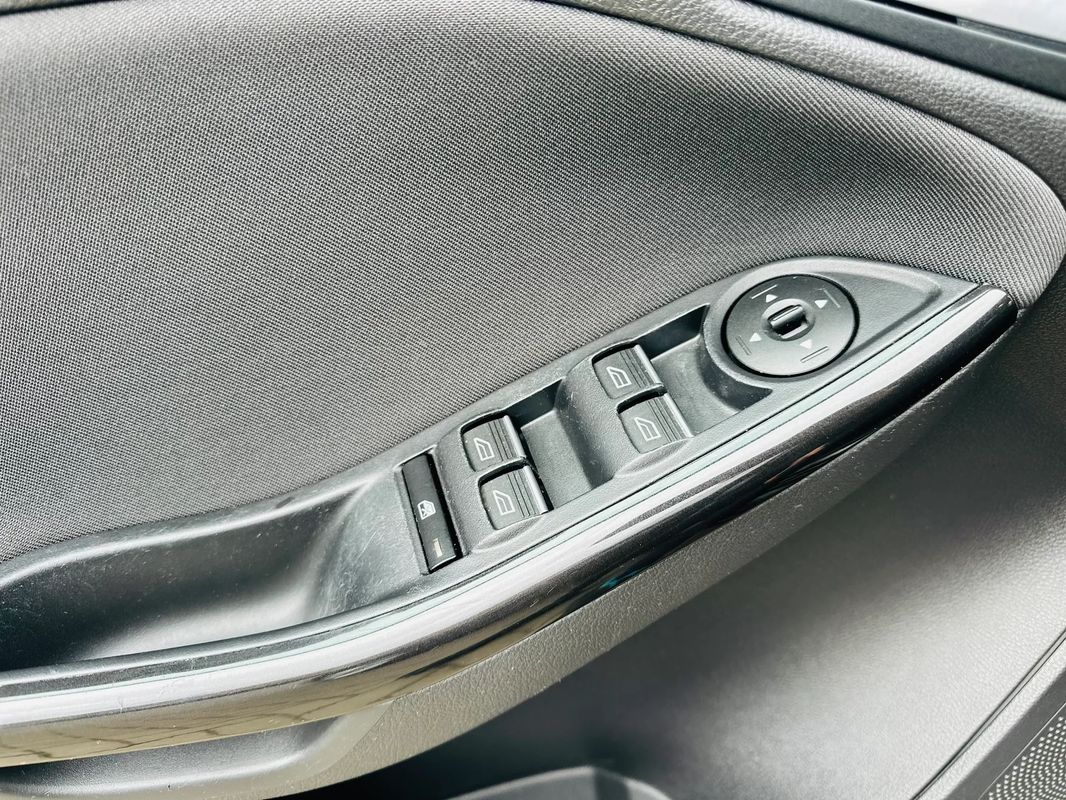 Ford Focus 1.0 EcoBoost Titanium - 17