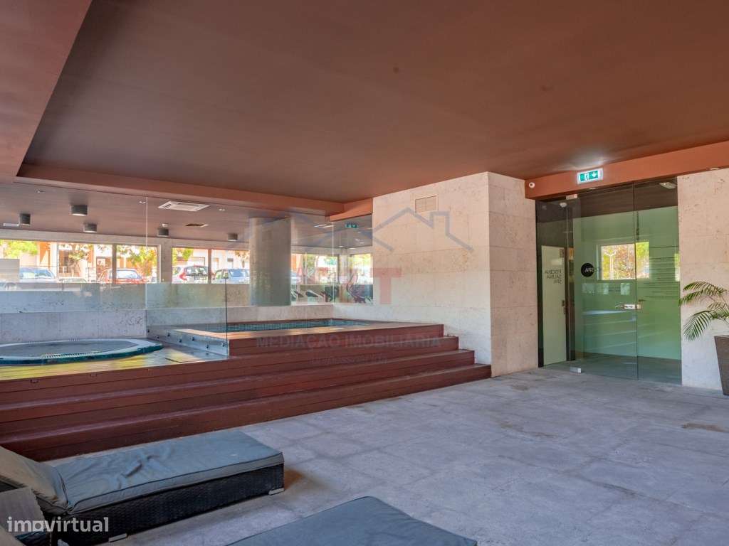 T2 de Luxo na Praia da Rocha com Jacuzzi e garagem-24