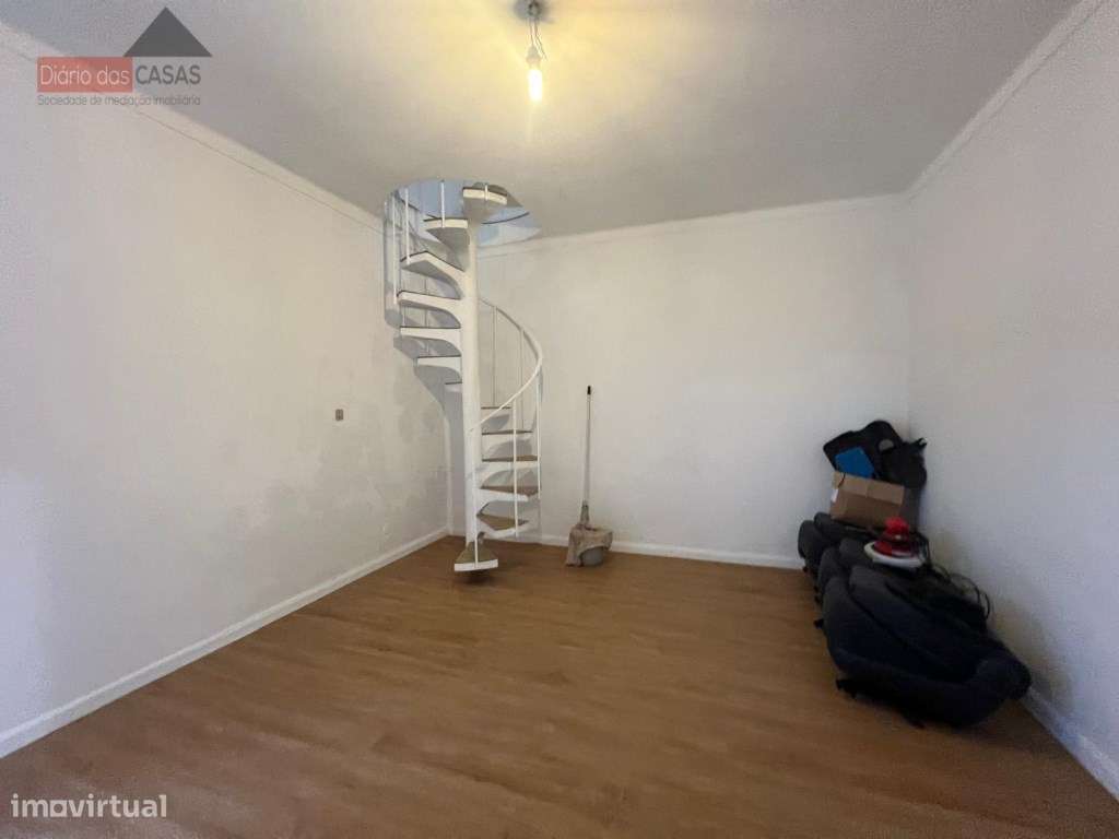 Moradia T4 com Lote de 690 m²-28