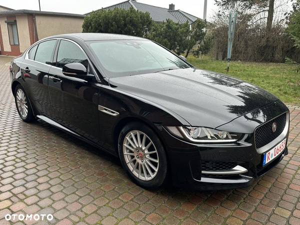 Jaguar XE 2.0 D R-Sport - 3