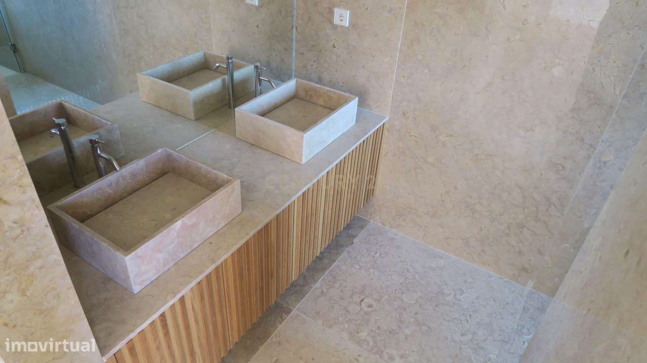 Moradia nova com 4 quartos e jardim.-24