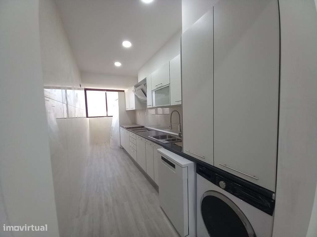 Duplex T3 Costa da Caparica, totalmente remodelado, a 300 metros da pr - Grande imagem: 4/16