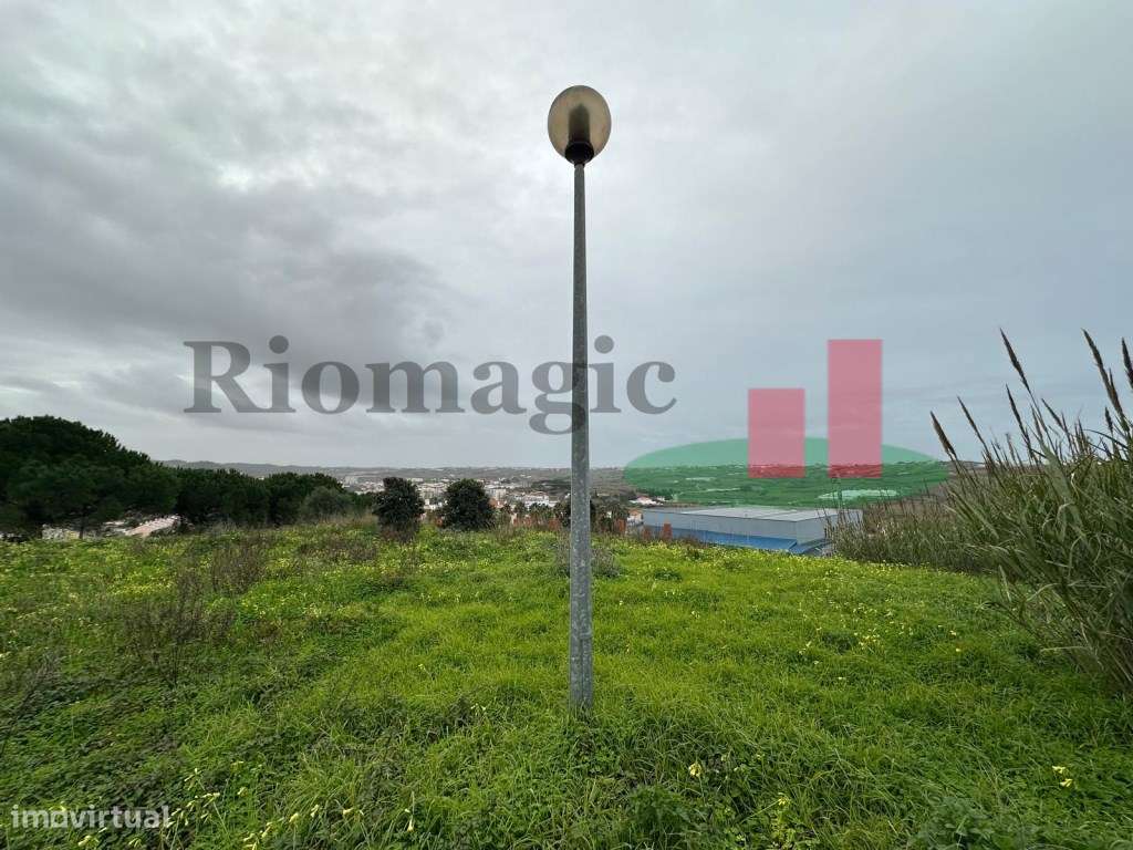 Lourinhã - Lote de Terreno para Construção de Habitação, Comércio, ... - Grande imagem: 2/8