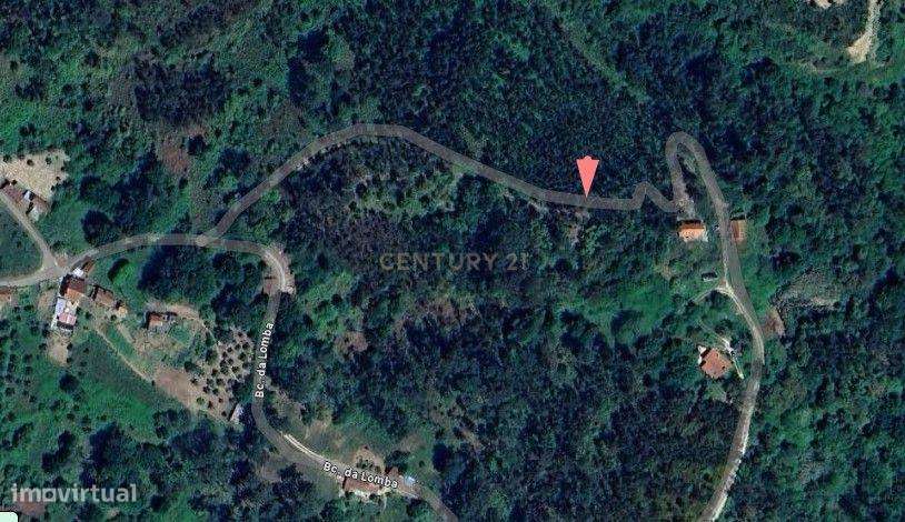 Casa em Ruína inserida em terreno com um enorme potencial - Grande imagem: 2/5