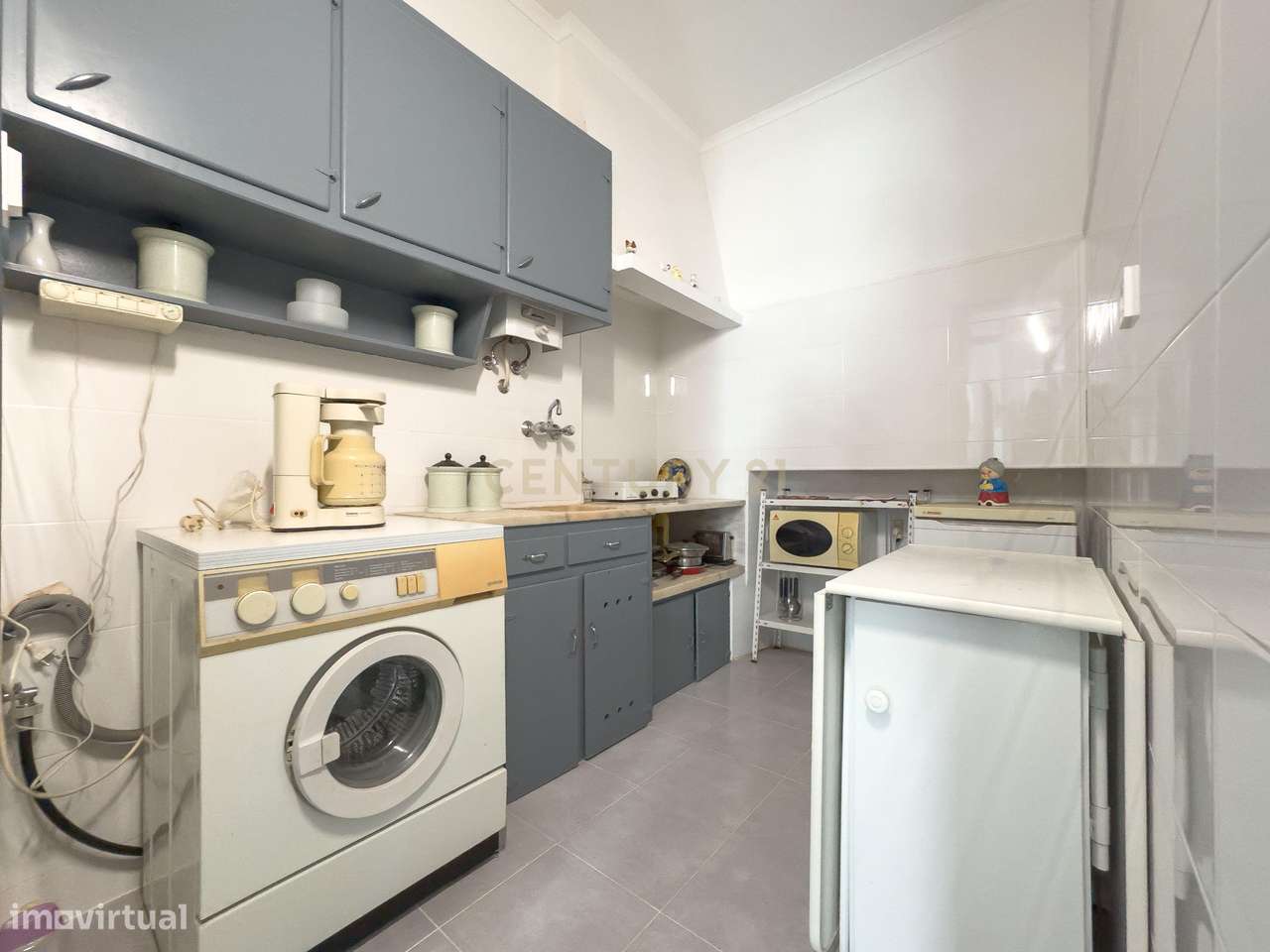 Apartamento 2 assoalhadas situado junto á Praia em Sesimbra - Grande imagem: 3/25