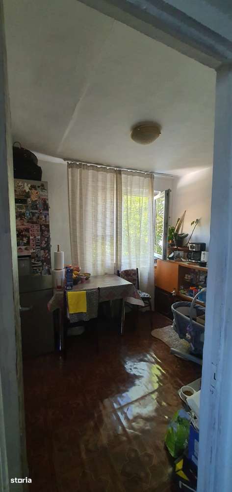 Vând apartament 3 camere  Razboieni - Imagine principală: 3/4