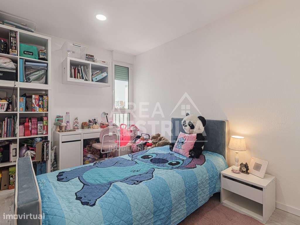 Apartamento T2+ 1 em Corroios.-21