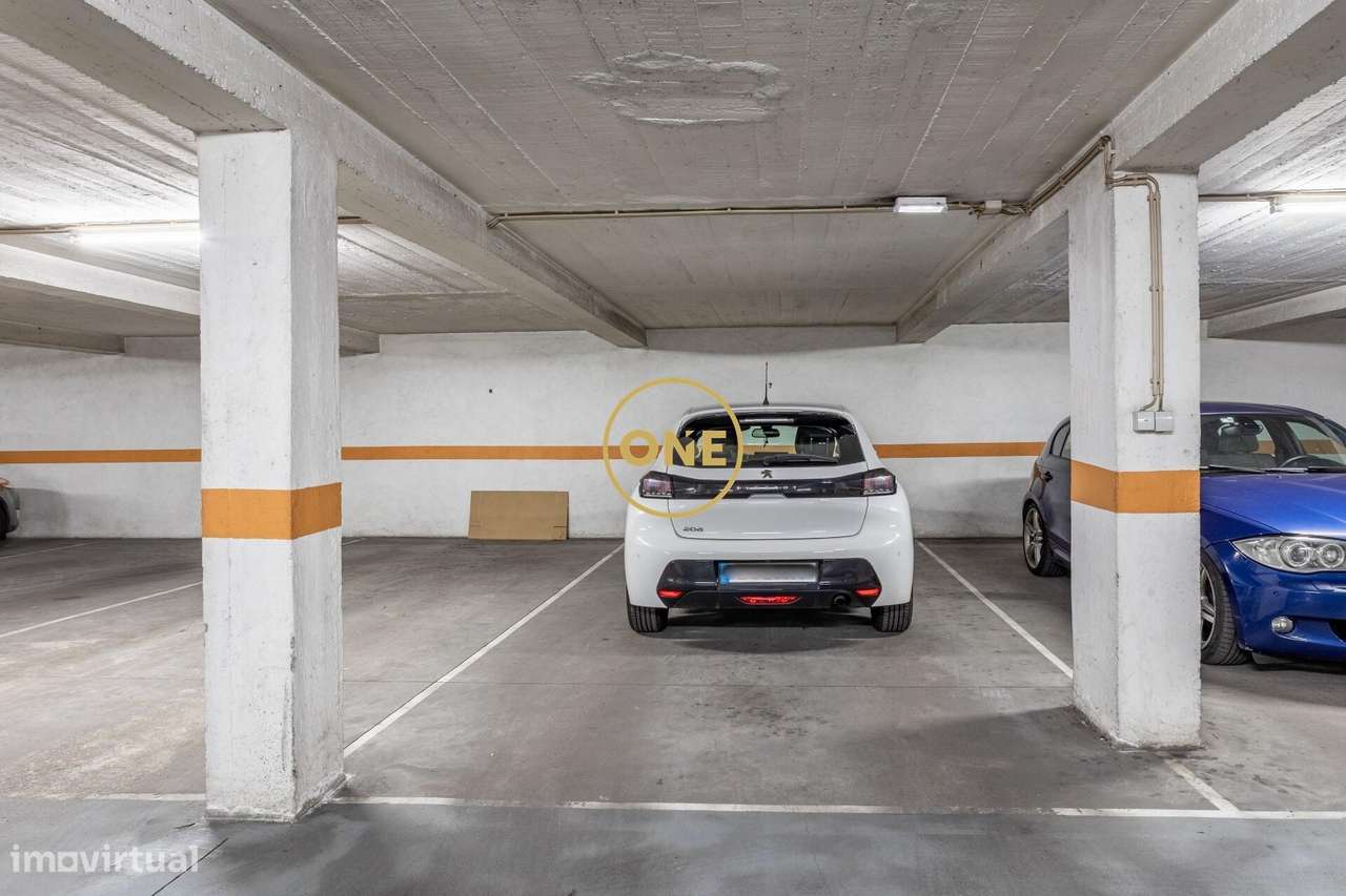 T2 com 108m2, garagem box + parqueamento, vistas Serra de Sintra | Pal-28