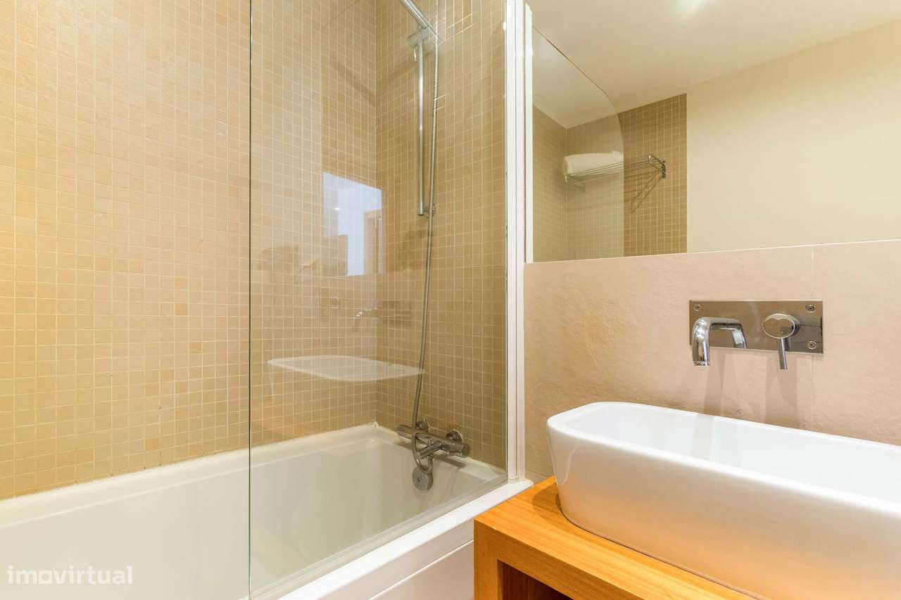 Elegante Apartamento T1 com agradável varanda em Resort-17