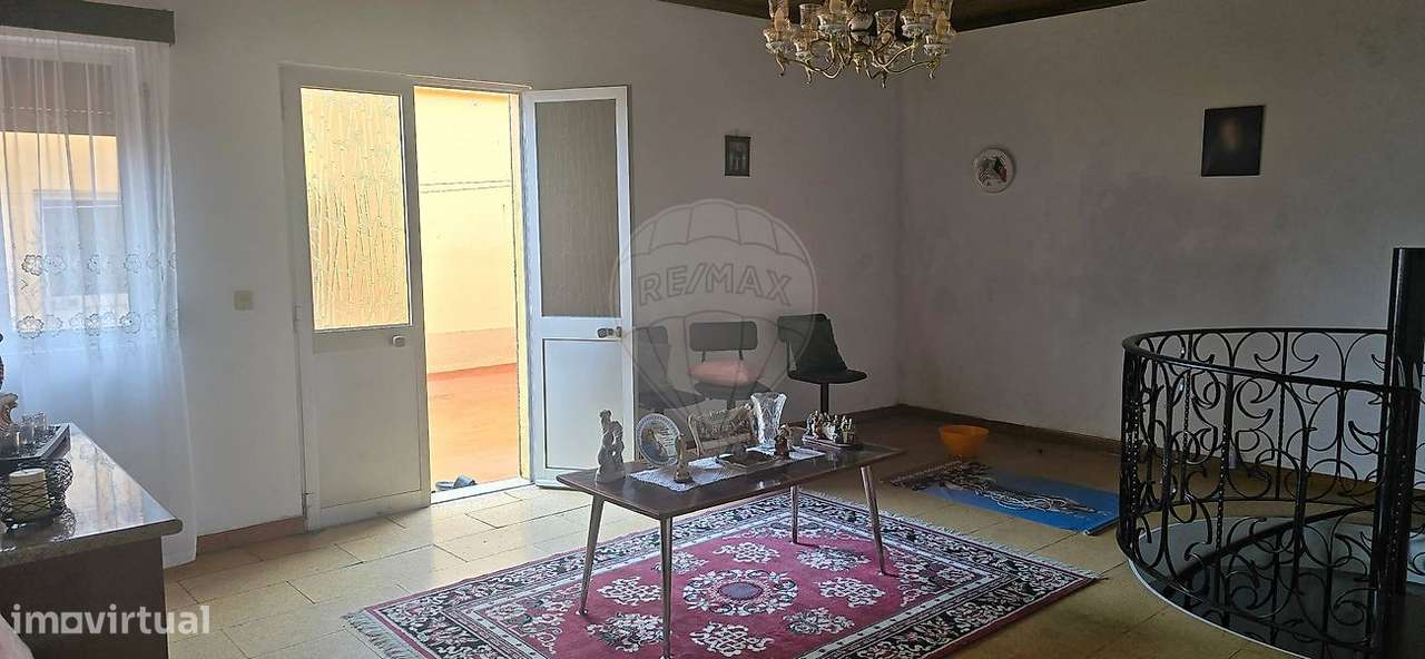 Moradia T5 para venda-18