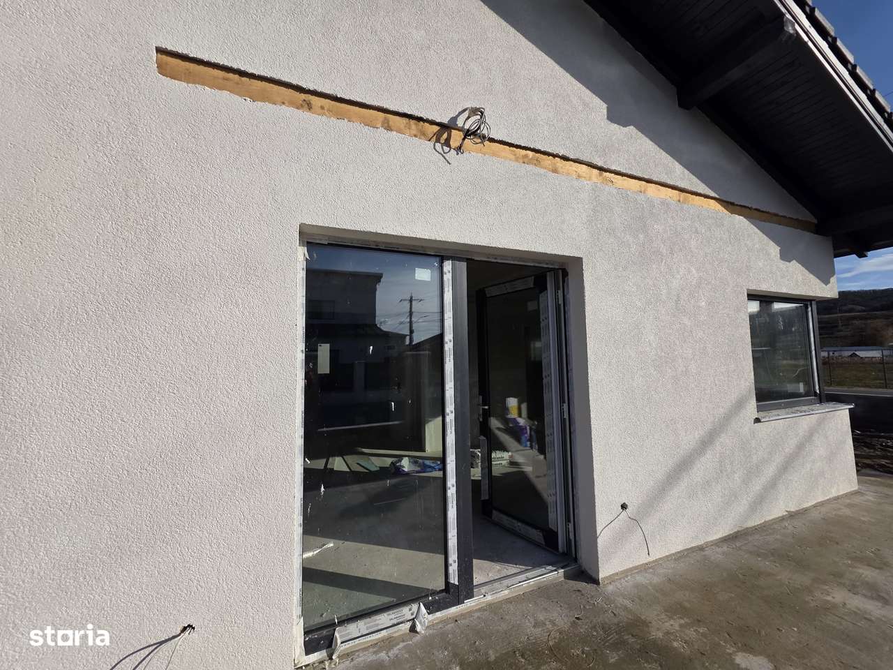 2 case tip parter, 4 camere, 2 bai, 5 arii teren, la cheie + gard-10