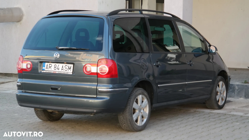 Volkswagen Sharan 1.9 TDI 4Motion Highline - 4