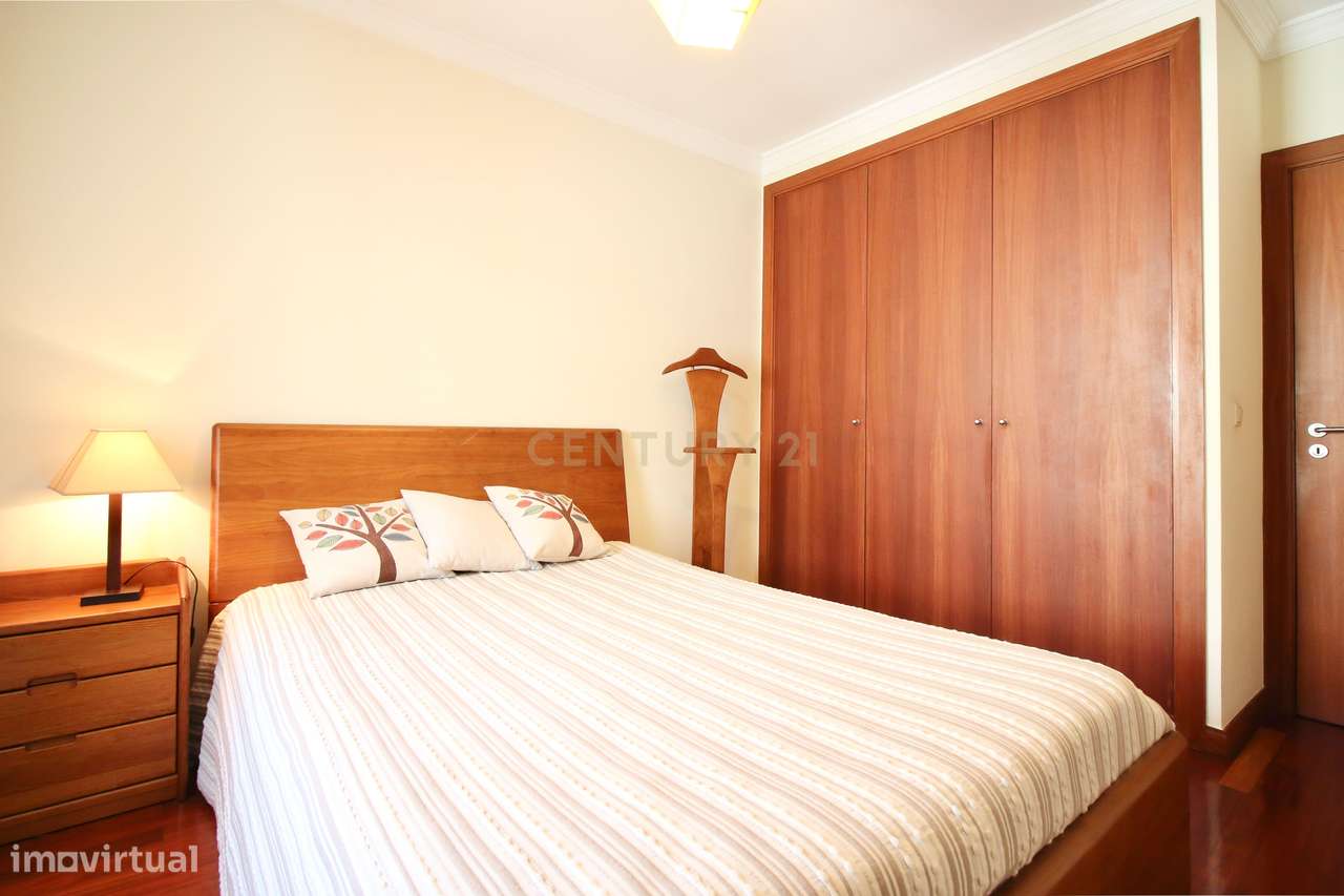 Elegância e Exclusividade no Bairro das Artes T3 Remodelado | Rua Migu-27