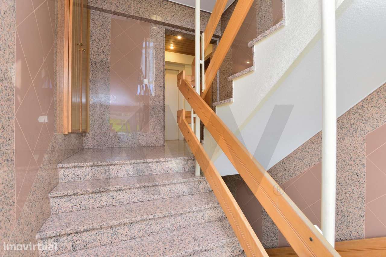 Excelente Apartamento T3 em Almada, em frente ao Parque da Paz - Grande imagem: 2/30