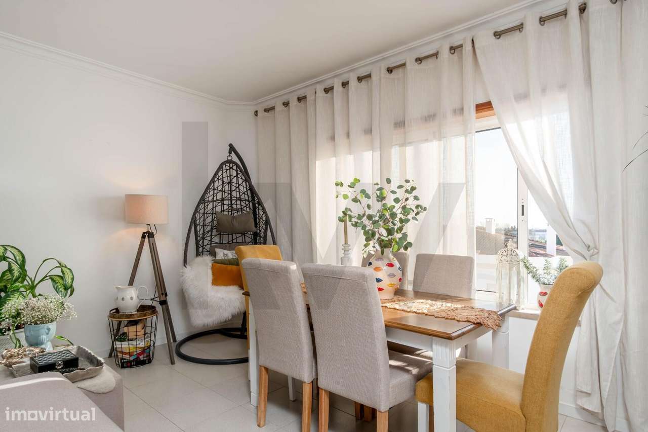 Apartamento T3, com Suíte, Arrecadação e Lugar de Garagem - Palhais, B-8