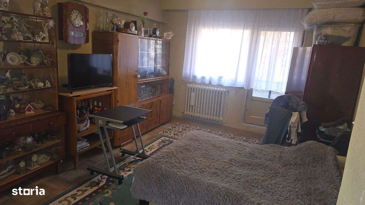 Vand apartament 3 camere decomandat Deva. Lido (Casa de Pensii) et. 2 - Imagine principală: 1/19