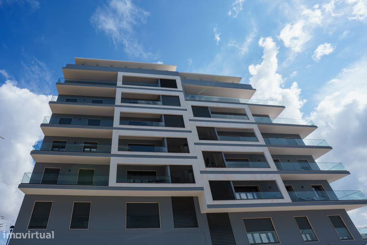 T-2 AMADORA Edificio Jardim do Parque, varandas e estacionamentos-20