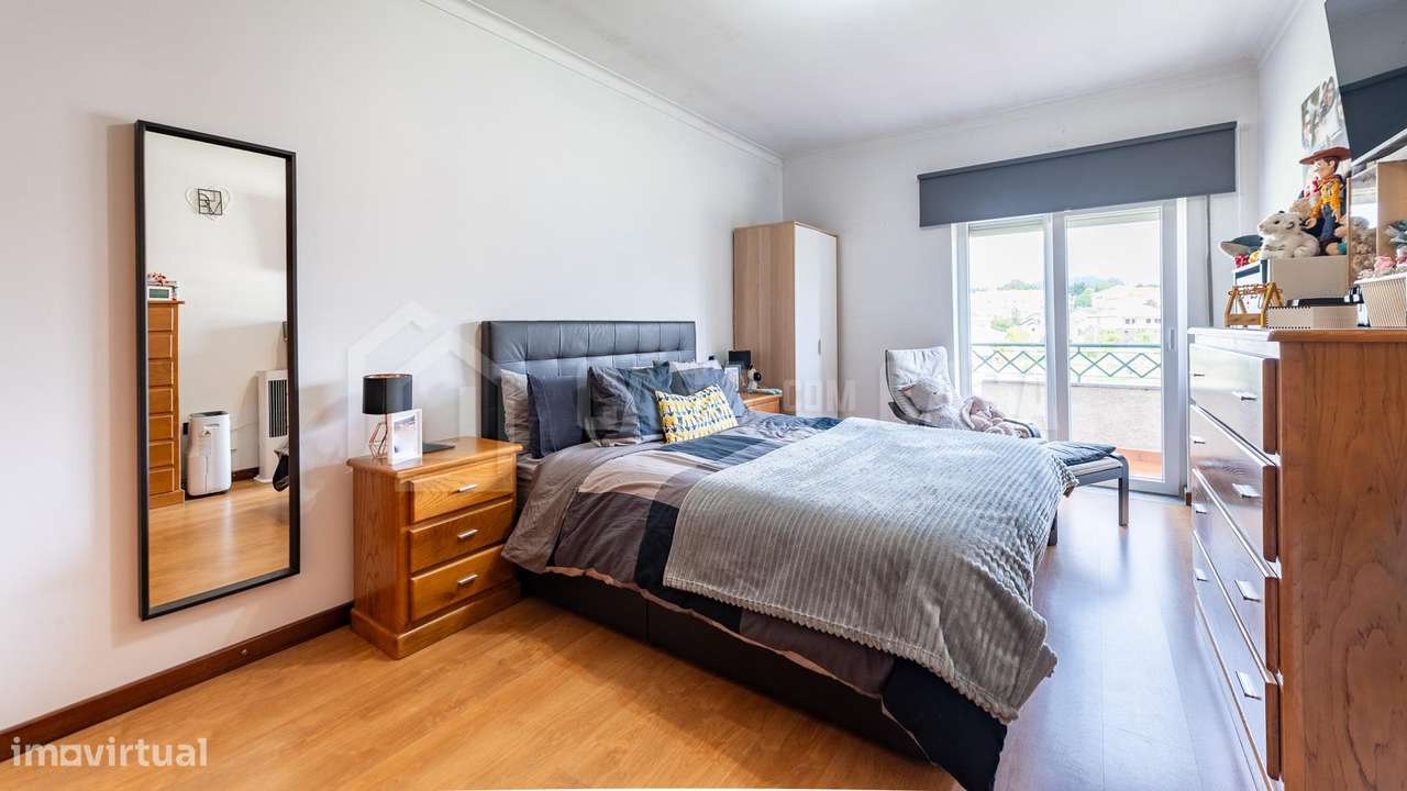 Apartamento T4 c/ Terraço Abraveses-12