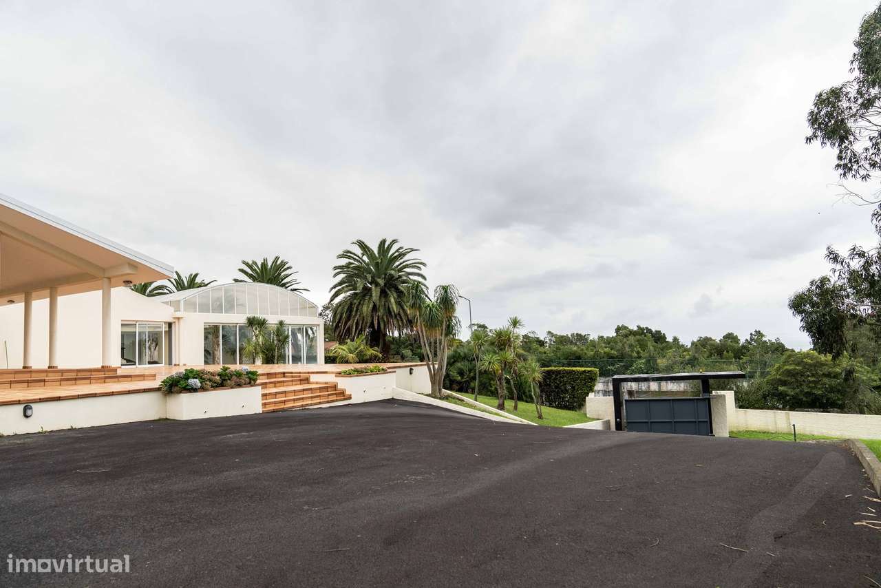 Luxuosa Moradia com 4 quartos localizada em Rosto do Cão - São Roque-51