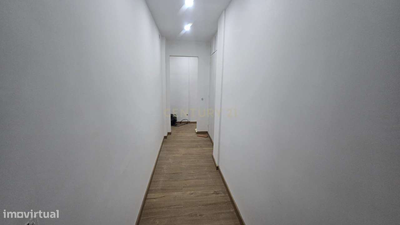 Apartamento T4 para Arrendamento – Bairro do Liceu, Setúbal Totalmente - Grande imagem: 5/16