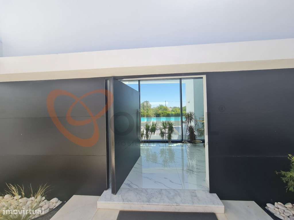 Fantástica Moradia de arquitetura contemporânea para venda com 4 qu... - Grande imagem: 3/14