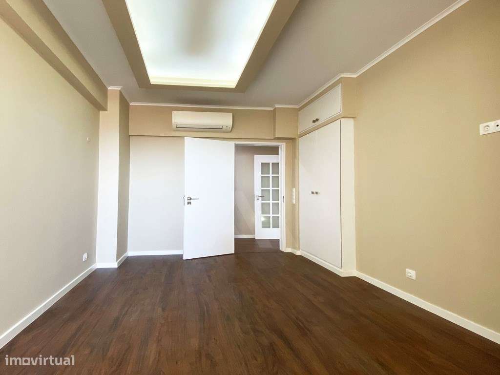 Apartamento T4 em Cascais com vista Mar e Serra-17